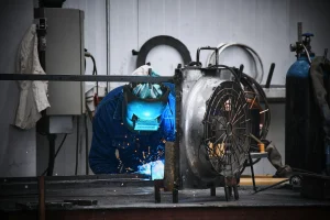 Industrial post-weld heat treatment being performed on a carbon steel pressure vessel 